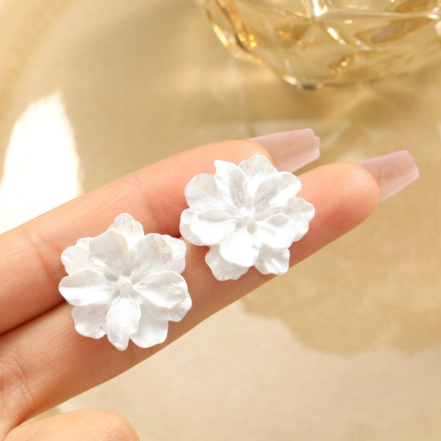 Cream Sweet Wind White Camellia Flower Earrings for Girls, Fresh, Sweet, Light Luxury Temperament, Ladies Style Earrings