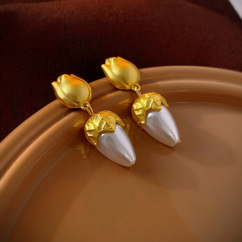 Vintage metal wind Tulip Flower Pearl 925 silver needle earrings Fashion high sense earrings women